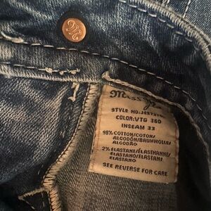 Miss Me skinny jeans. 26x33. Excellent condition.